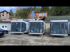 Ekologicznie przyjazny dom kapsułkowy prefabrykowany pod biurem na zewnątrz